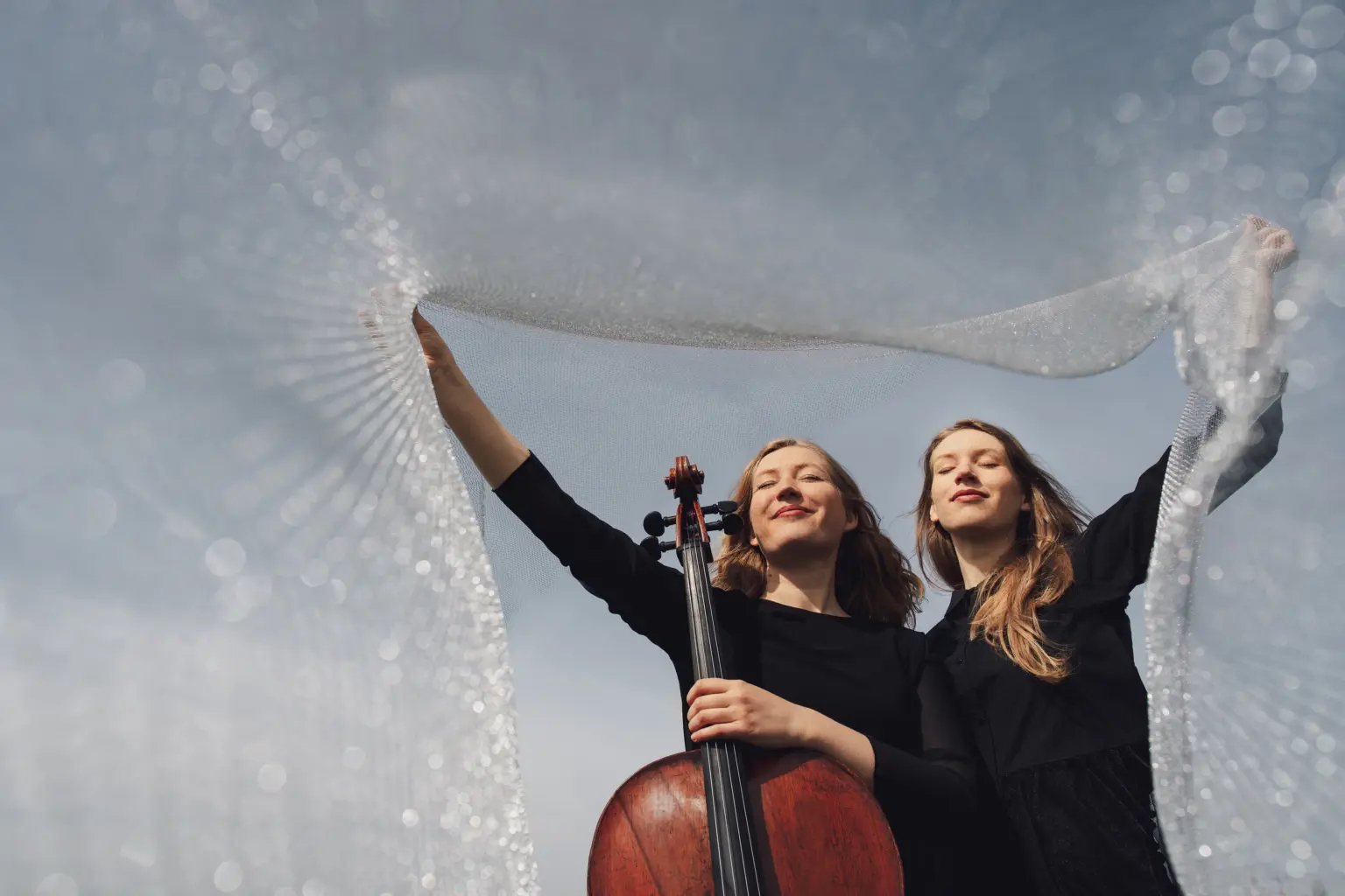 Szablon - Koncerty 4 Anouchka and Katharina Hack © Clara Evens